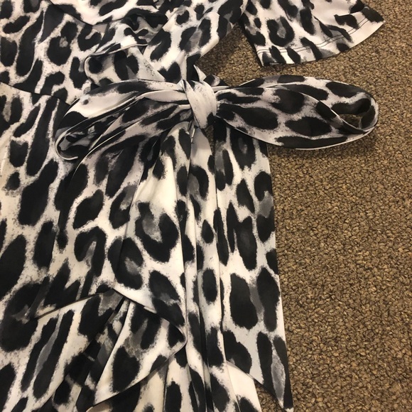 Cheetah print wrap dress - Picture 4 of 7